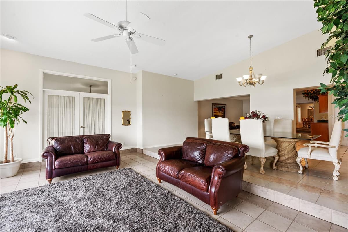 81 CAROL AVENUE — photo 25 of 51