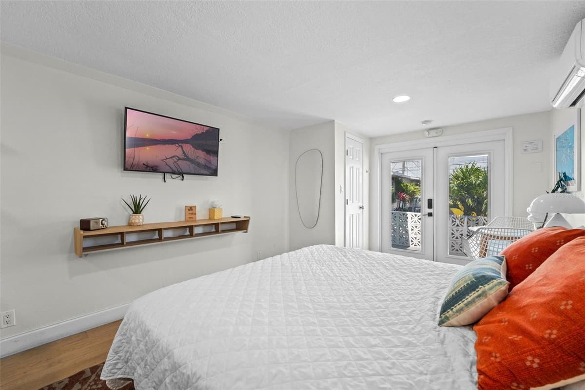 402 ORLANDO AVENUE — photo 28 of 58