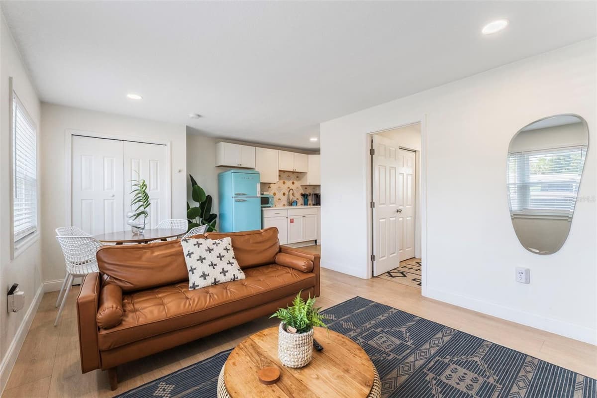 402 ORLANDO AVENUE — photo 47 of 58