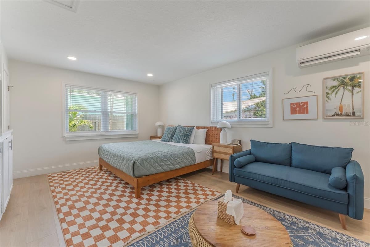 402 ORLANDO AVENUE — photo 43 of 58