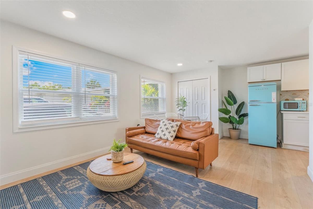 402 ORLANDO AVENUE — photo 48 of 58