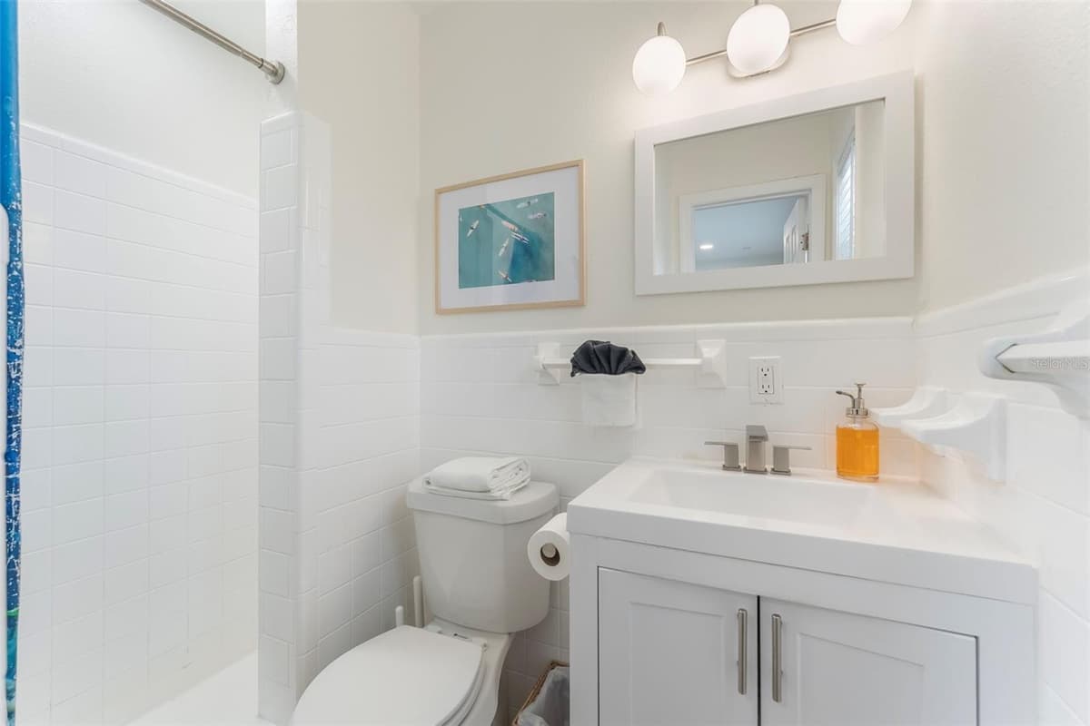 402 ORLANDO AVENUE — photo 45 of 58