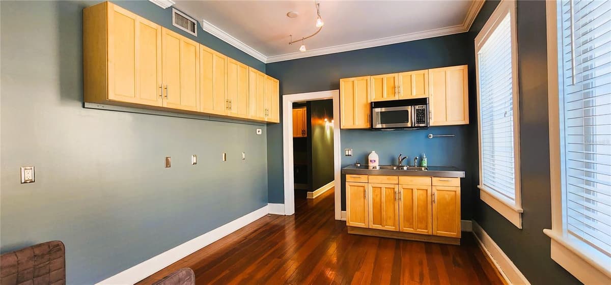 241 PARK AVENUE — photo 9 of 13