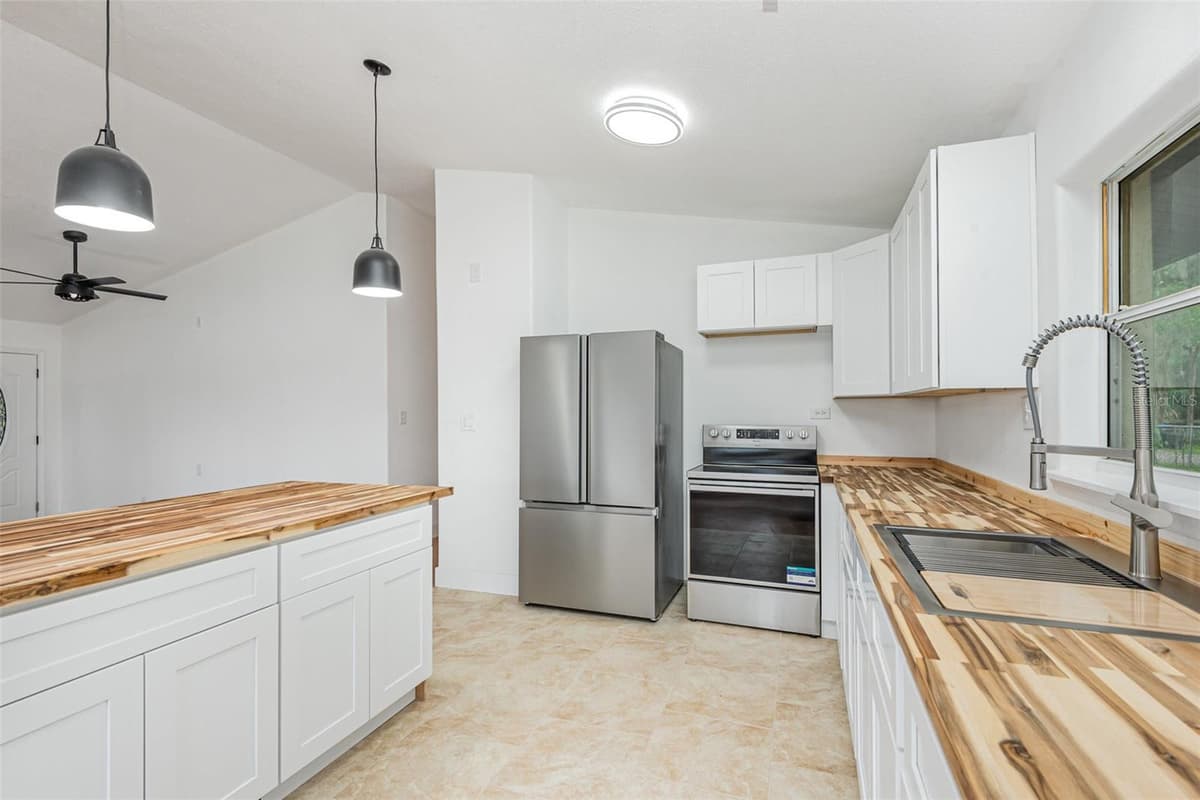 4085 CYPRESS BEND — photo 10 of 17