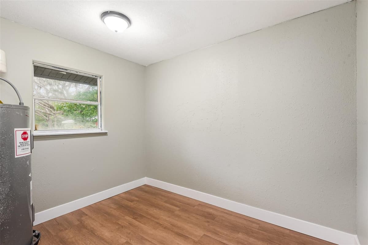 4085 CYPRESS BEND — photo 14 of 17