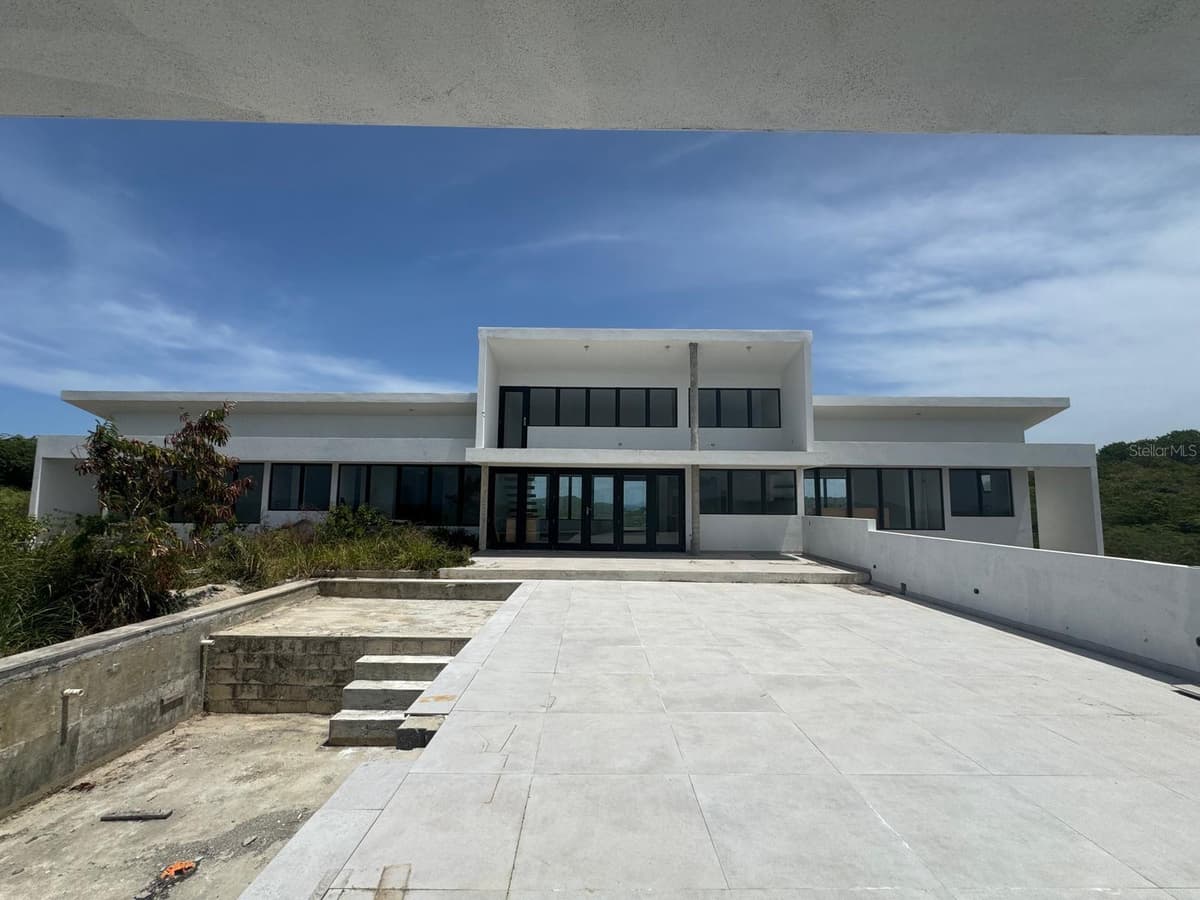 8 ALTURAS DE ZONI — photo 3 of 29