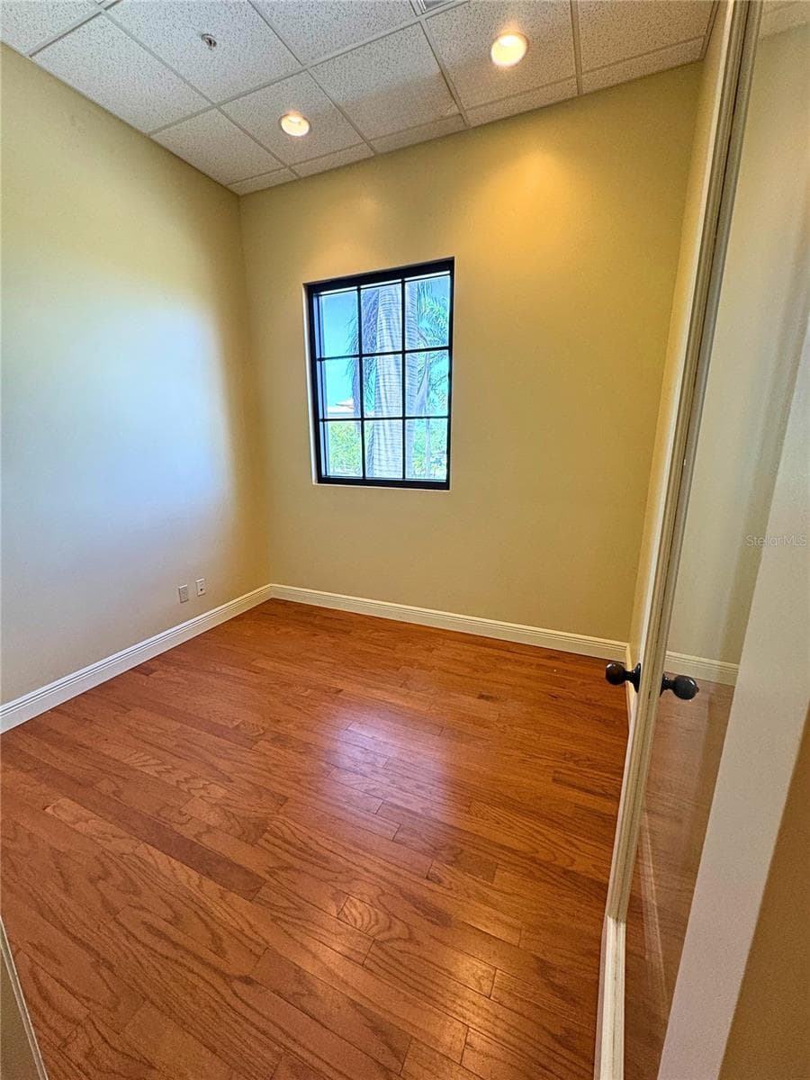 2100 HILLMOOR DRIVE — photo 3 of 5