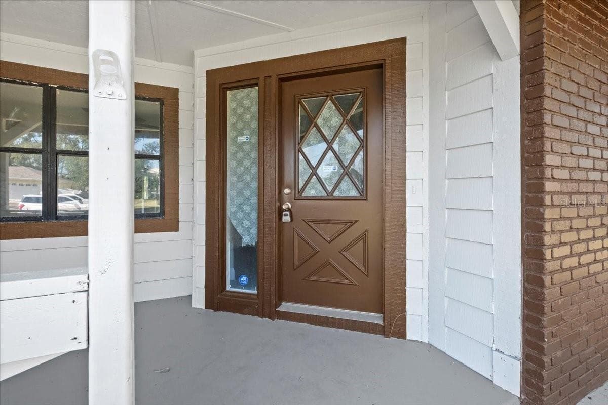 116 HERMES ROAD — photo 7 of 39