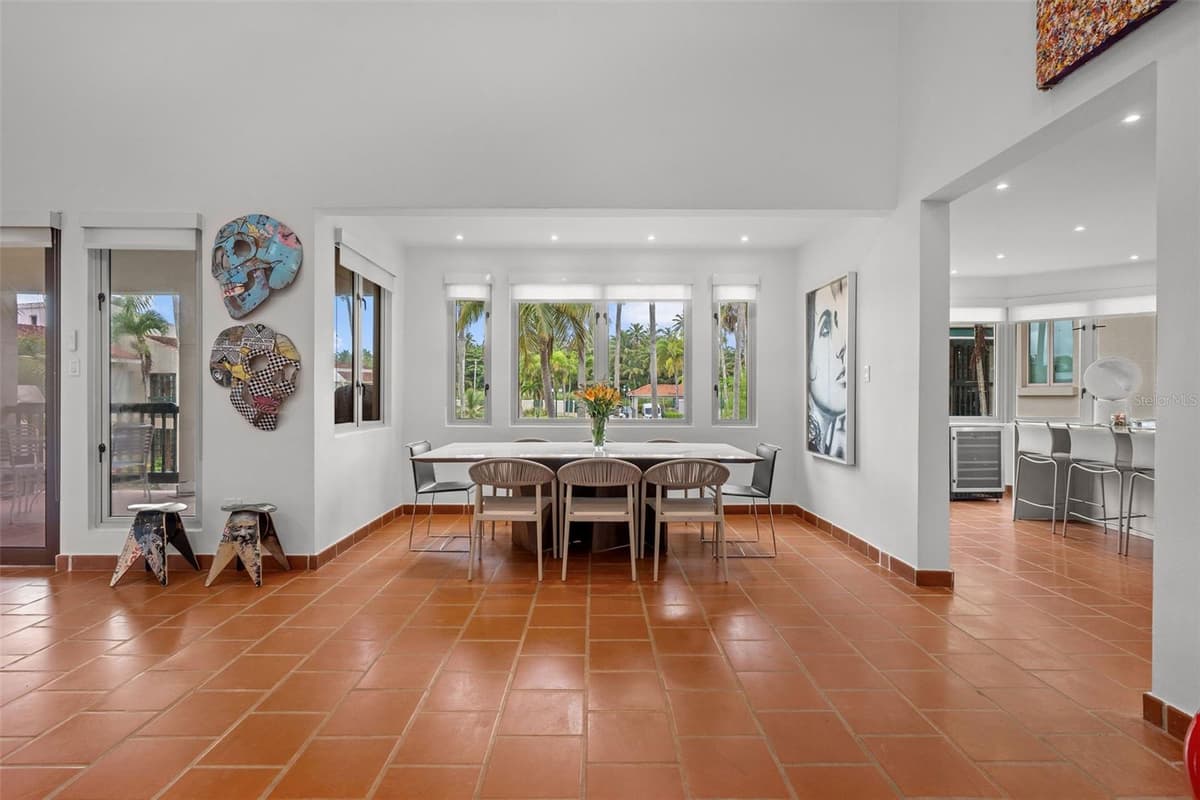 . LAKESIDE VILLAS — photo 7 of 46