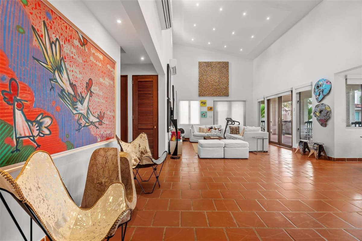 . LAKESIDE VILLAS — photo 3 of 46