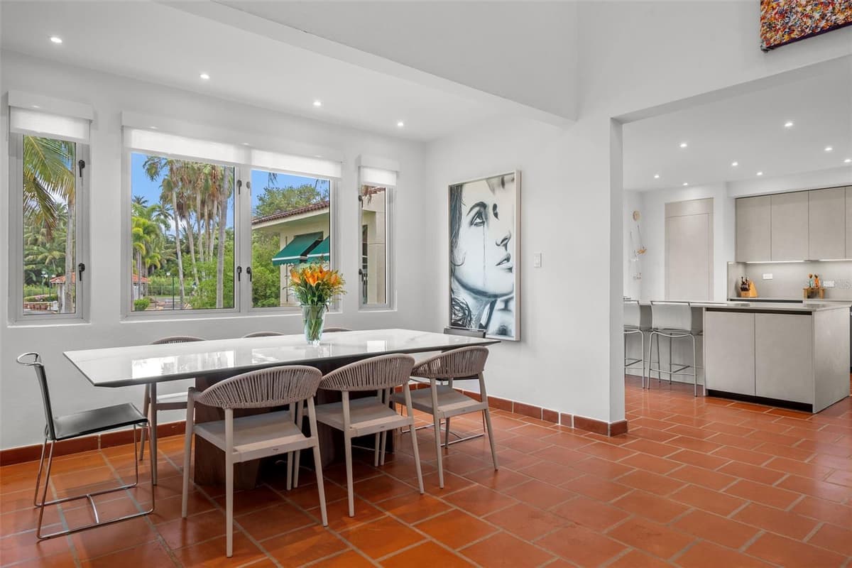 . LAKESIDE VILLAS — photo 19 of 46