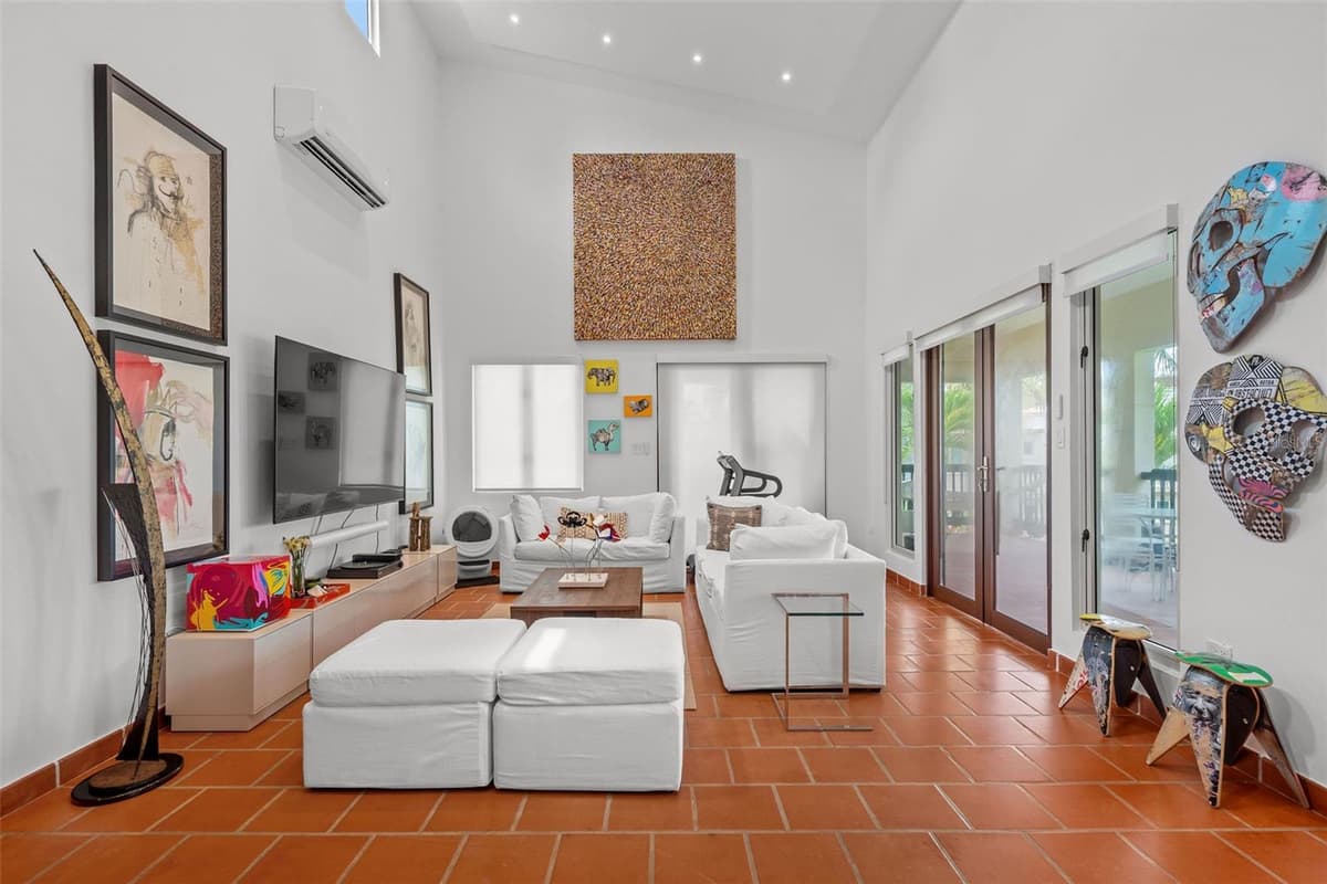 . LAKESIDE VILLAS — photo 6 of 46