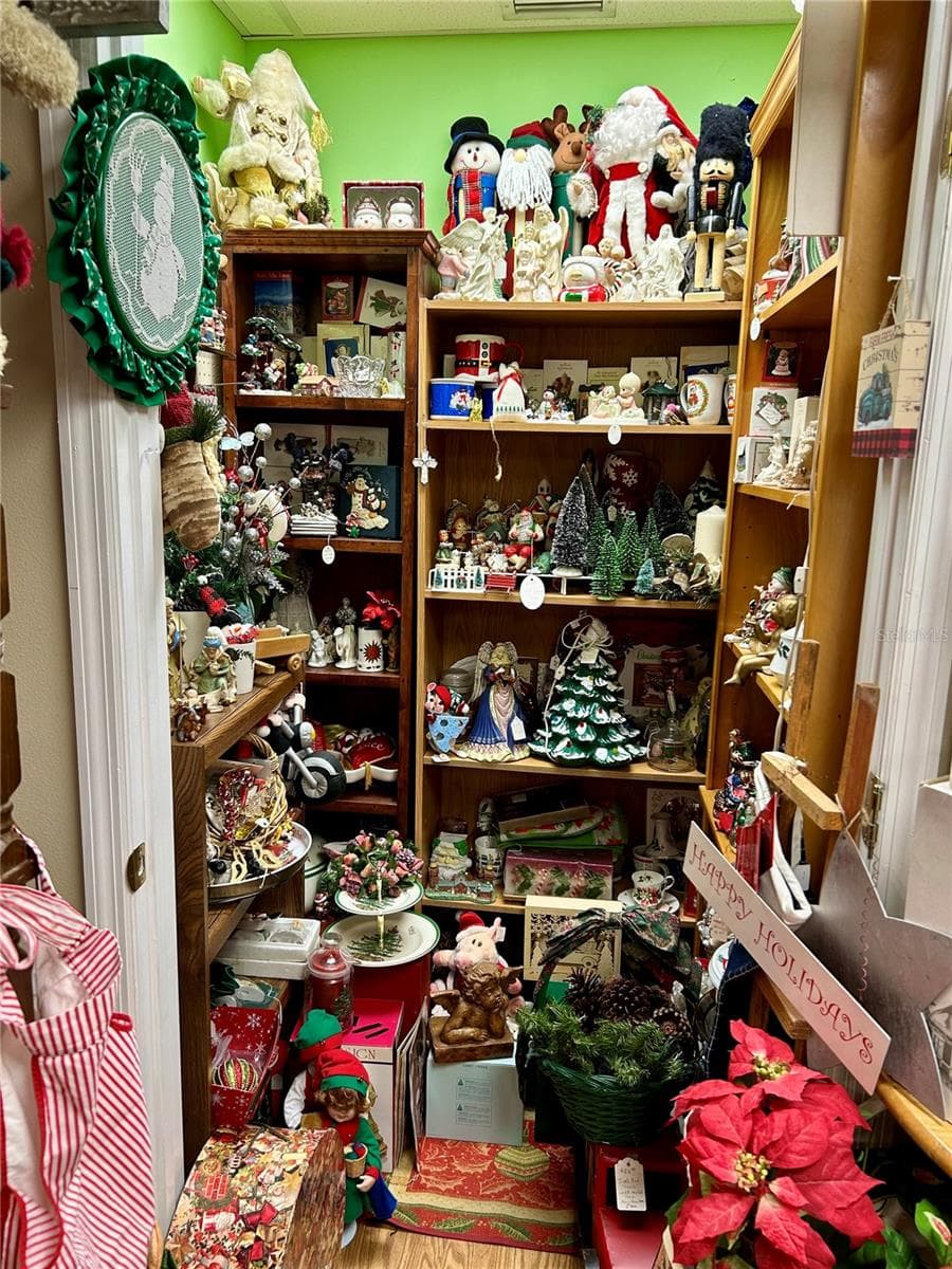 208 MAIN STREET — photo 8 of 36