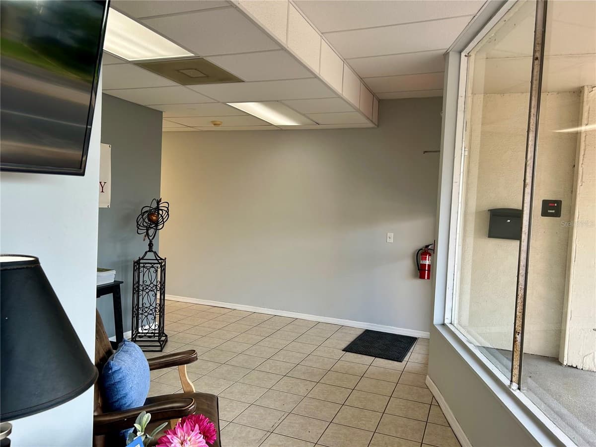 208 MAIN STREET — photo 18 of 36