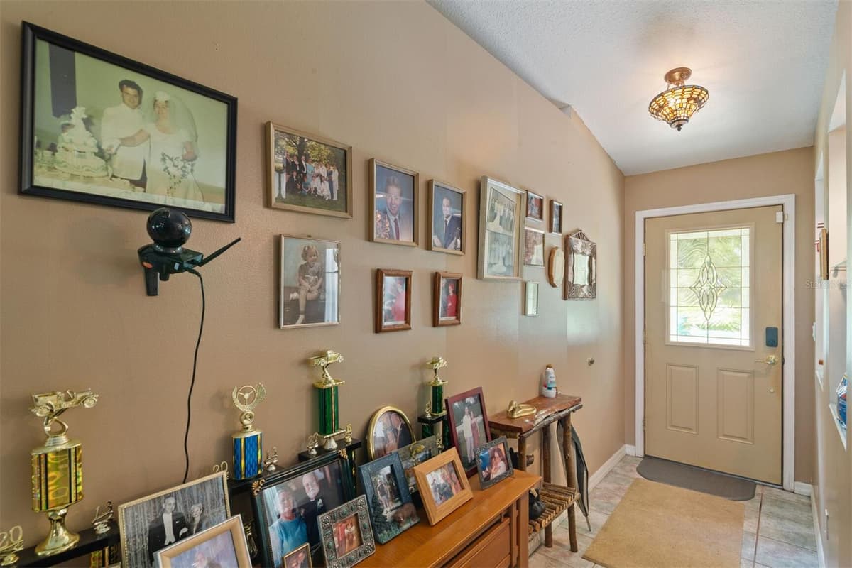 8465 186TH STREET — photo 7 of 59