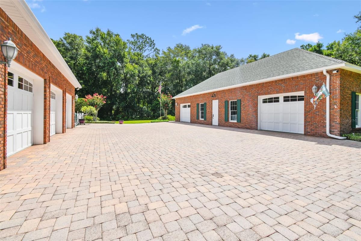 1745 TAYLOR WOODS ROAD — photo 4 of 66