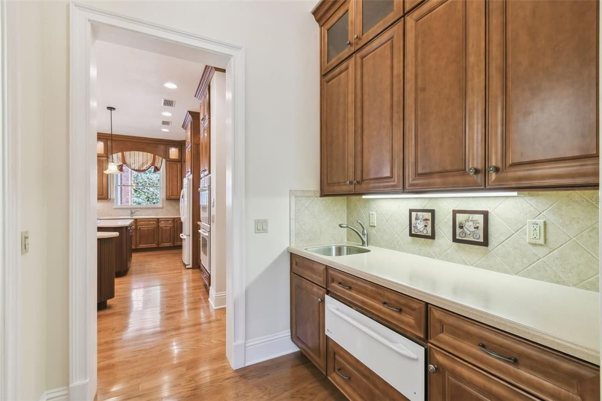 1745 TAYLOR WOODS ROAD — photo 17 of 66