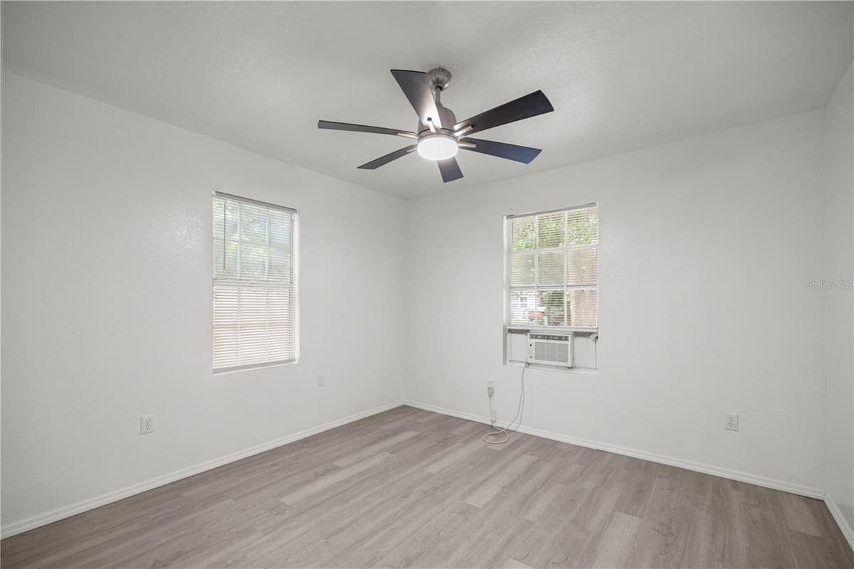 14750 42ND COURT — photo 17 of 28