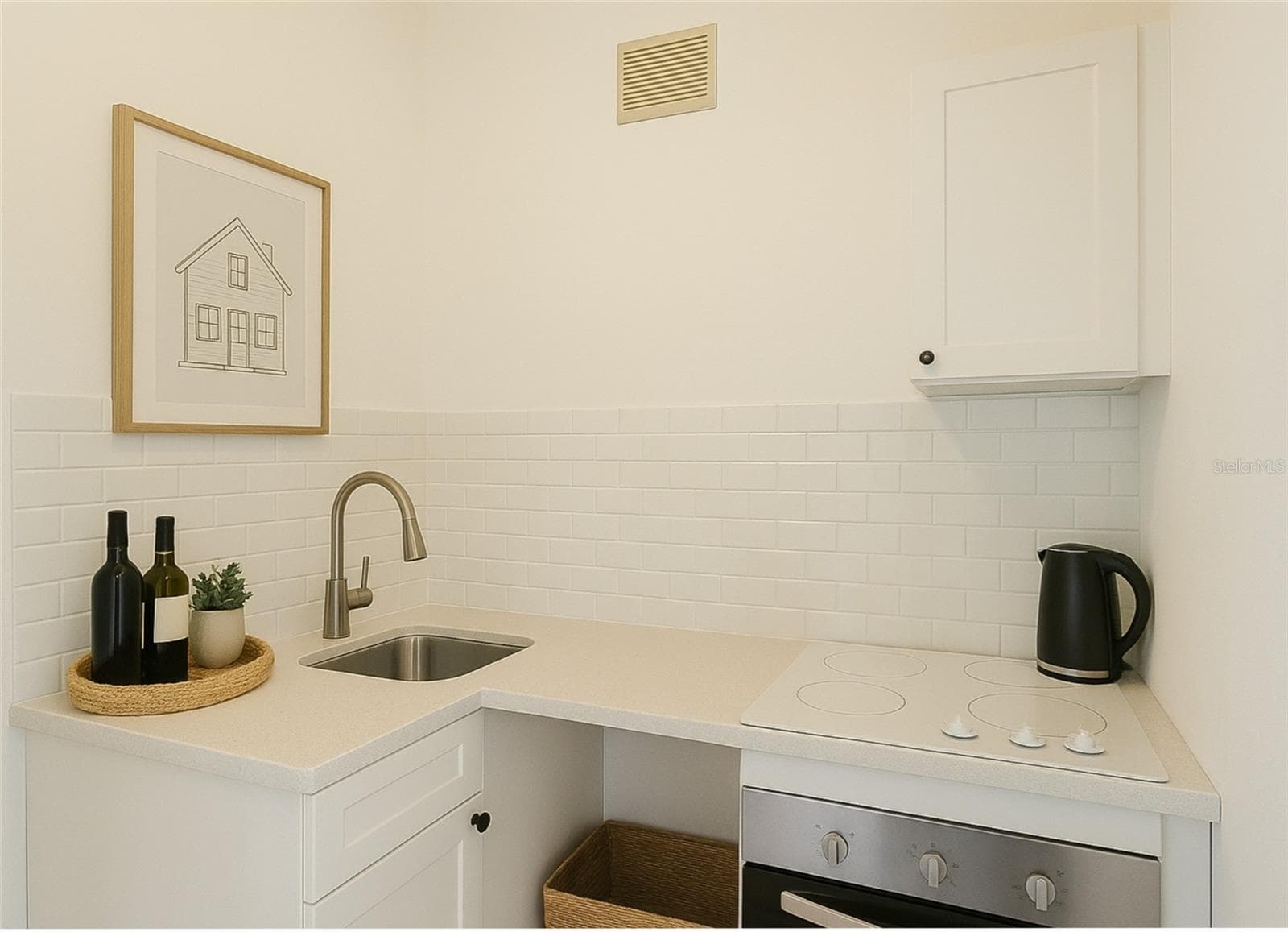 315 LUNA — photo 15 of 19