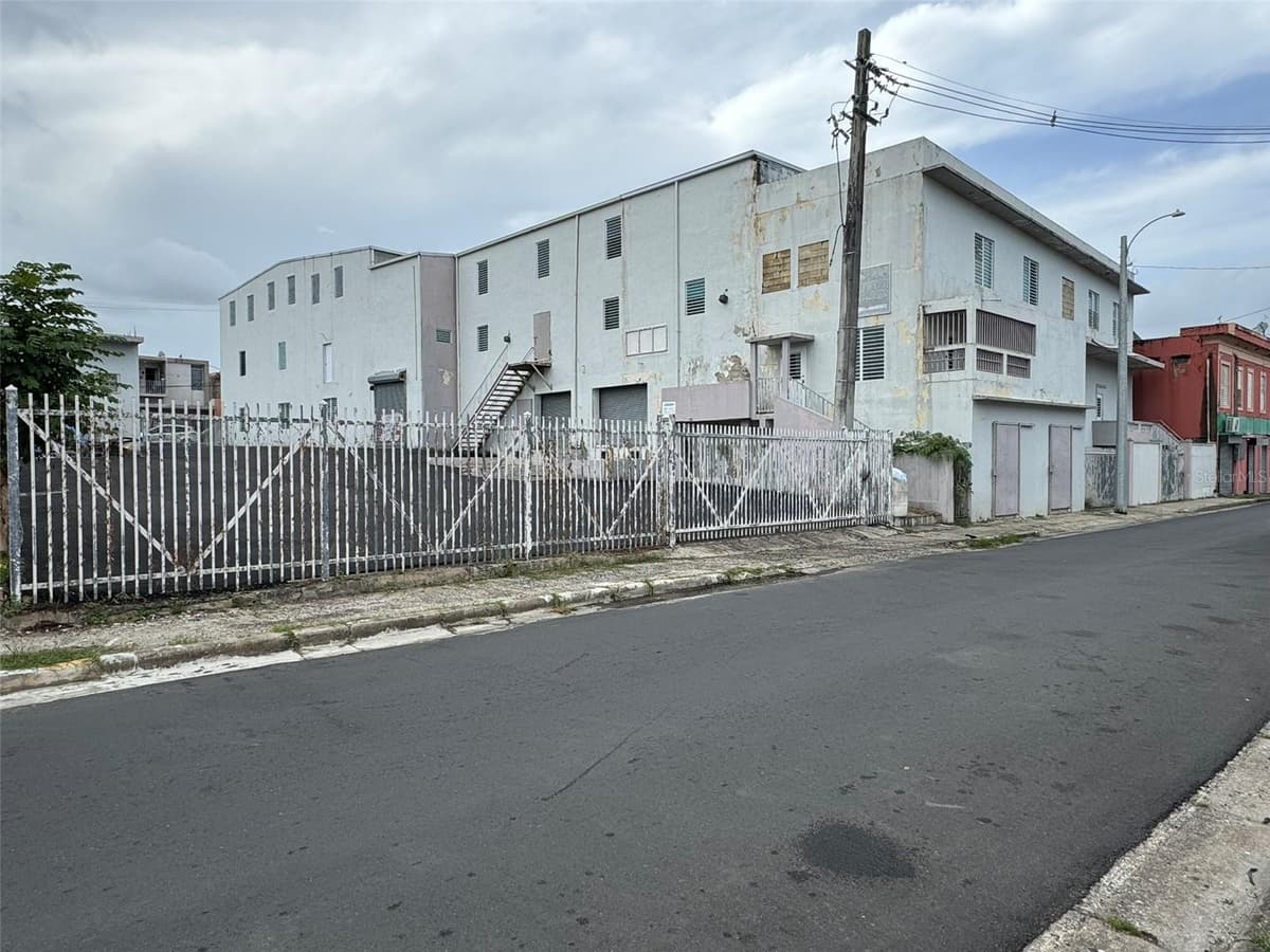 PR 33 AV RAFAEL CORDERO #110 — photo 4 of 6