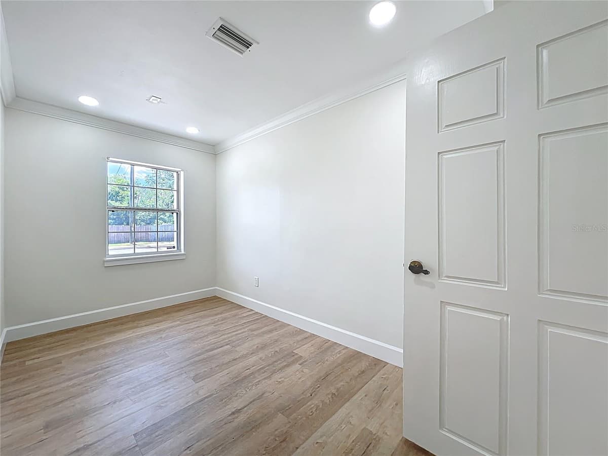 507 EAST STREET — photo 23 of 69