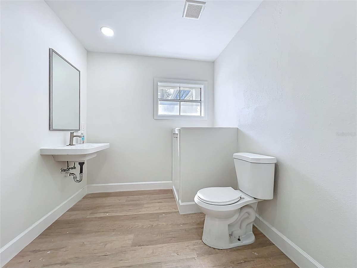 507 EAST STREET — photo 20 of 69