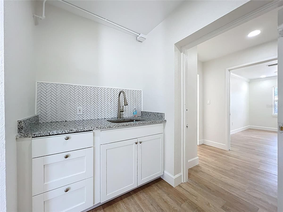 507 EAST STREET — photo 38 of 69