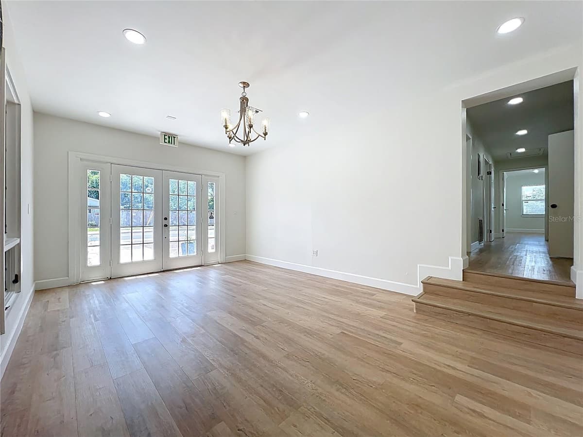 507 EAST STREET — photo 10 of 69