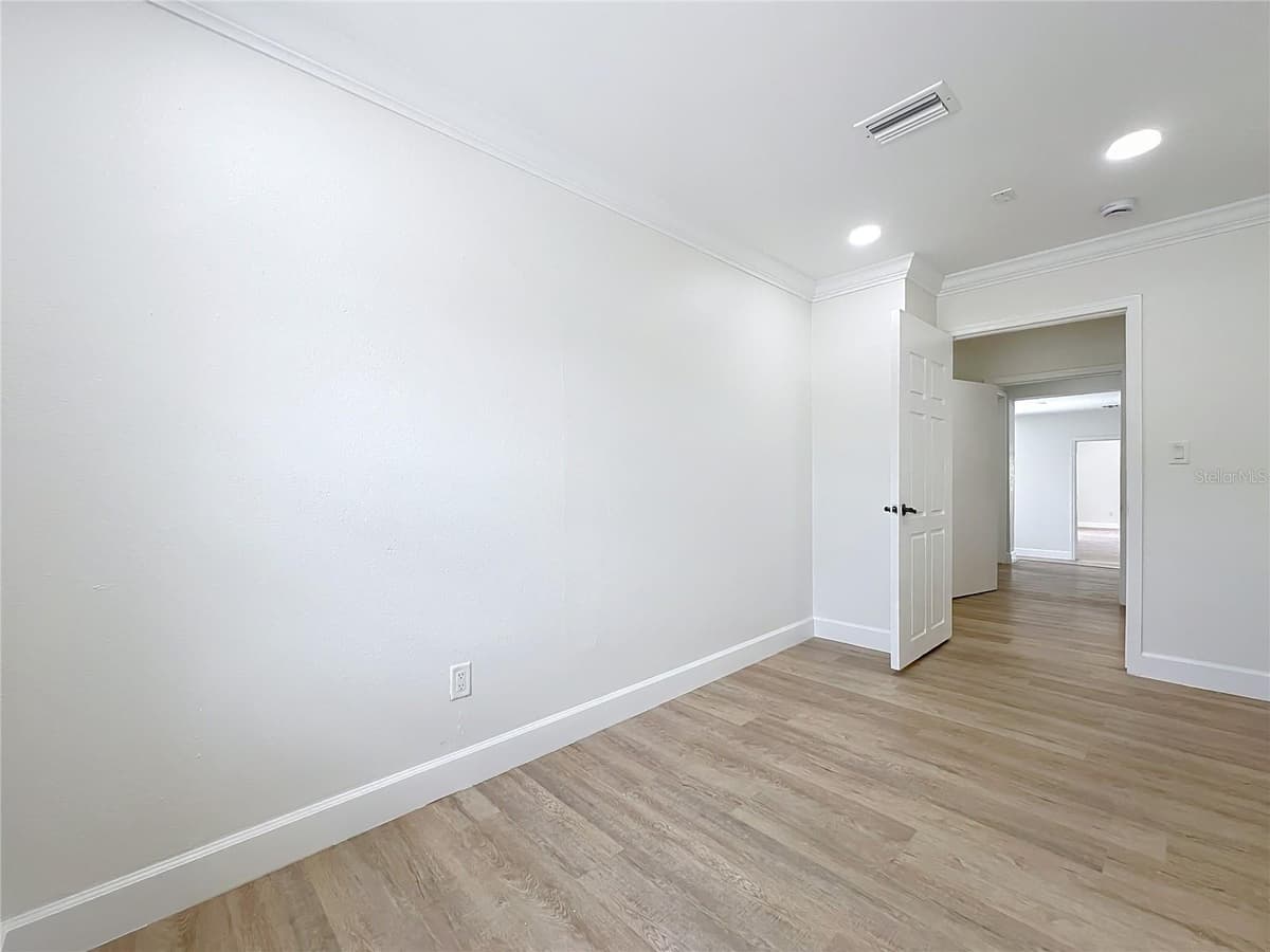 507 EAST STREET — photo 24 of 69