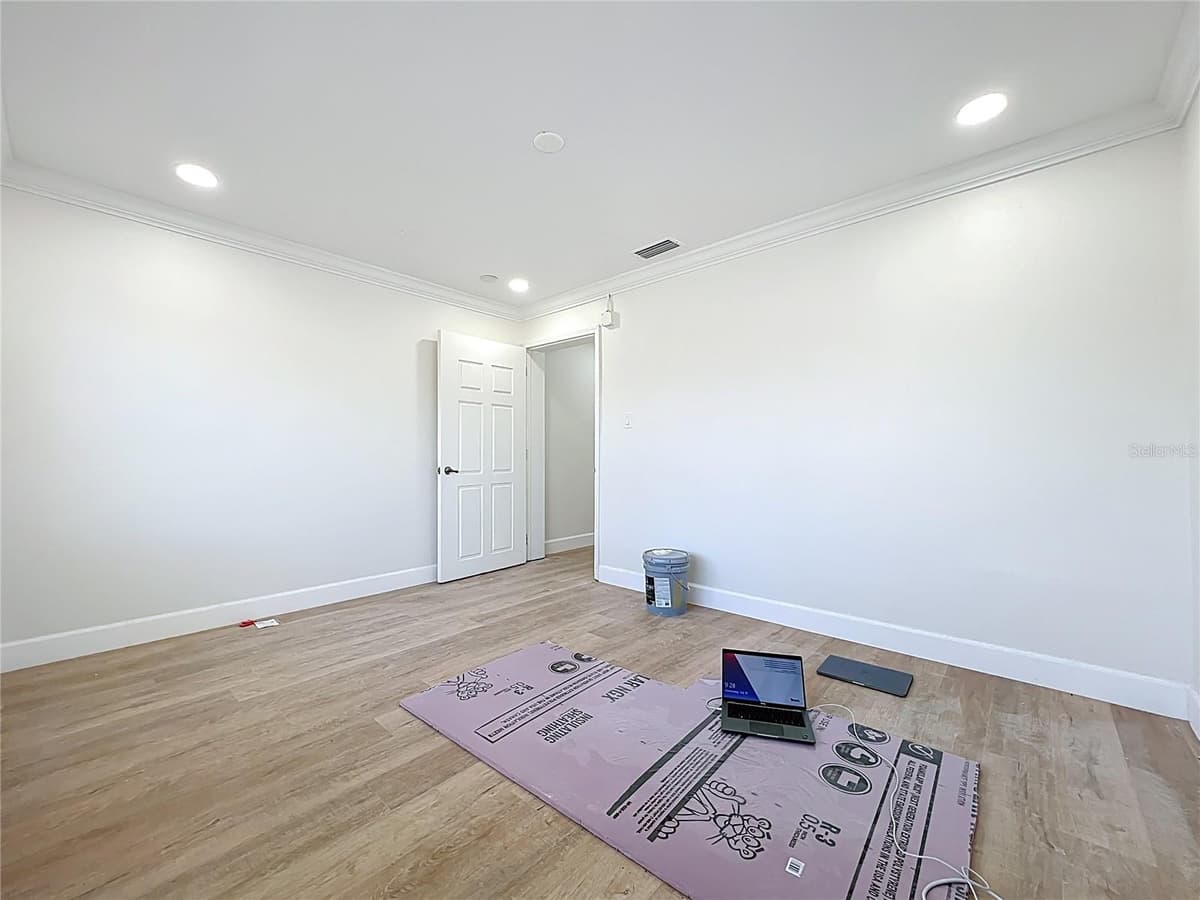 507 EAST STREET — photo 16 of 69