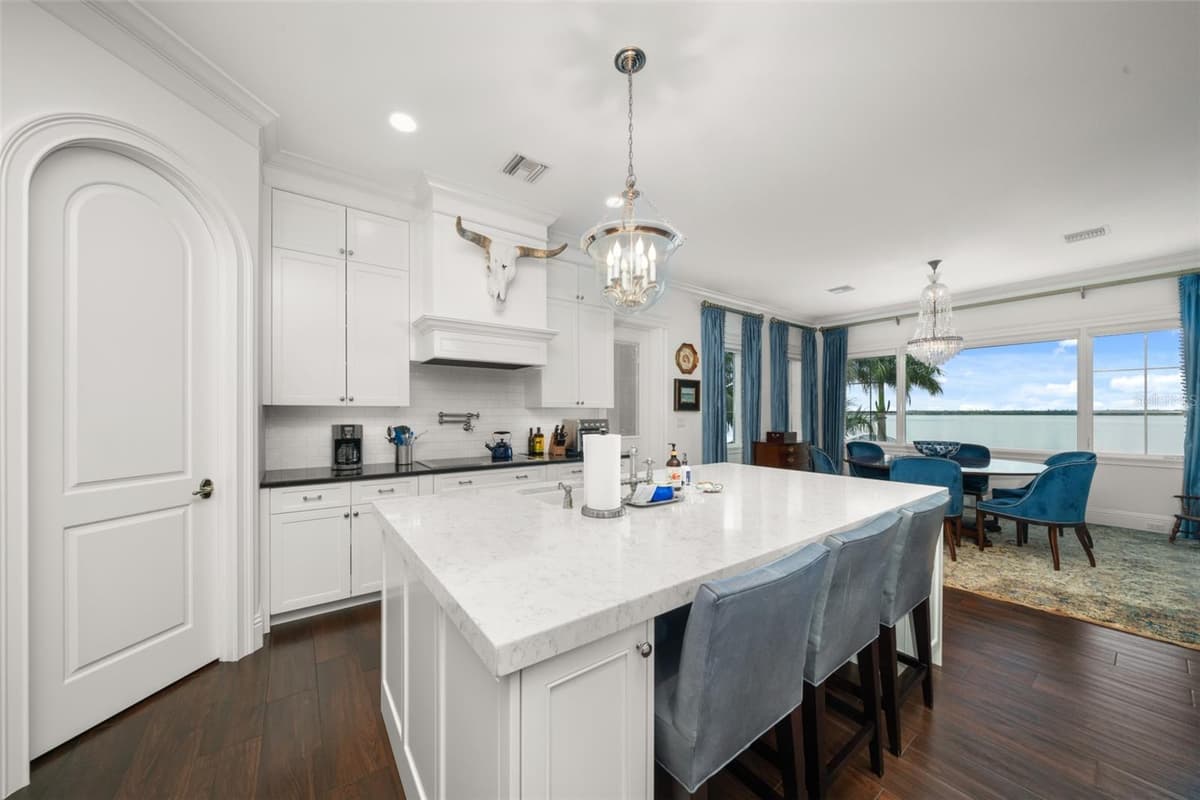 632 SUNSET POINTE DRIVE — photo 14 of 47