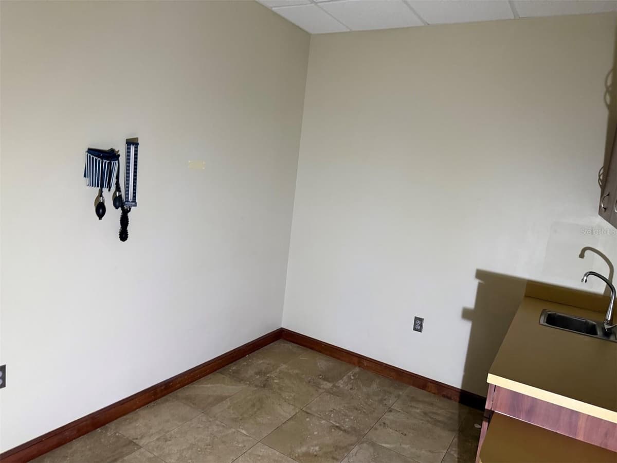 1400 US HWY 441, BUILDING 910 — photo 11 of 14