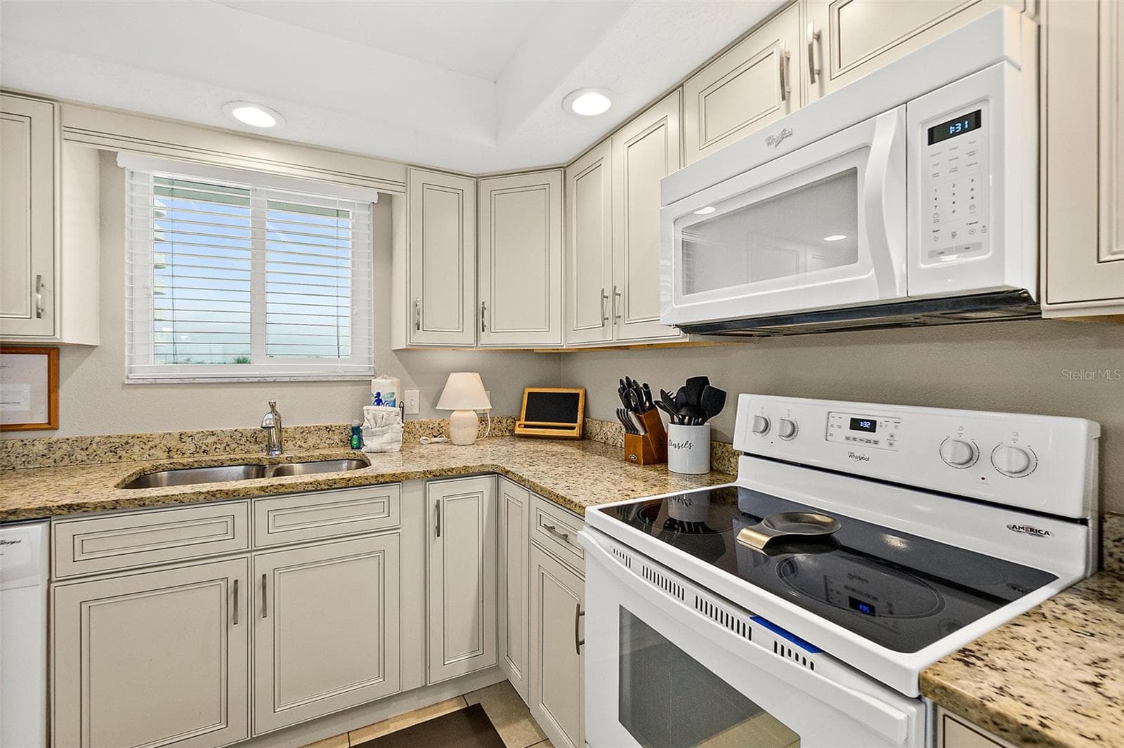 3510 OCEAN SHORE BOULEVARD — photo 8 of 37