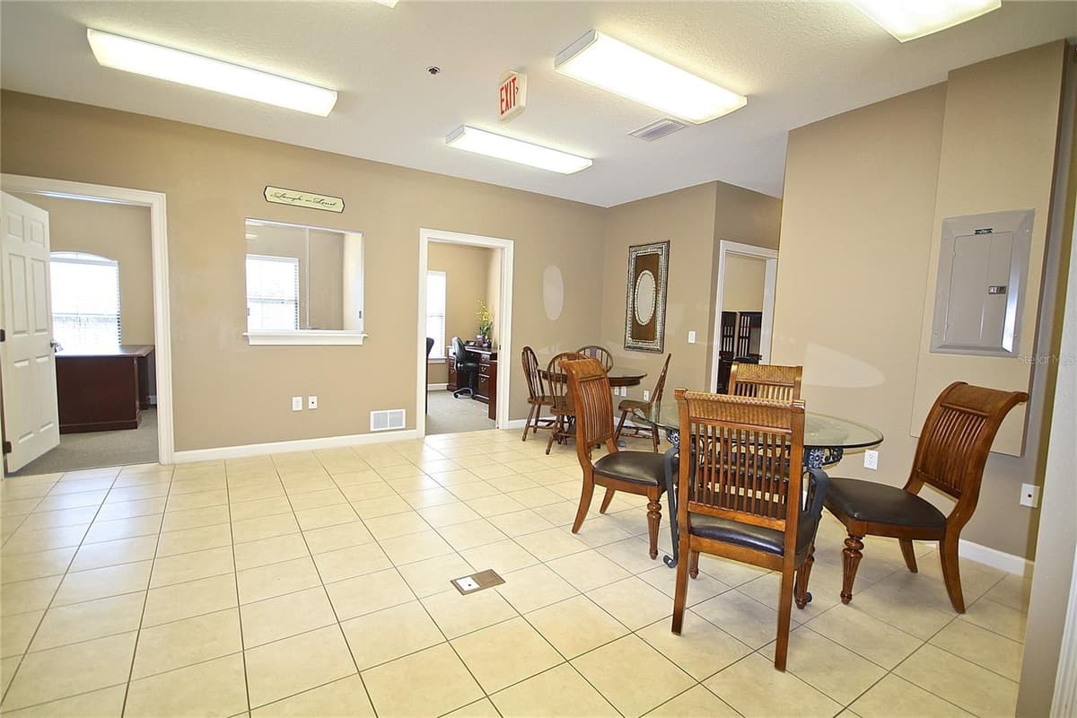 1401 TOWN PLAZA COURT — photo 11 of 14