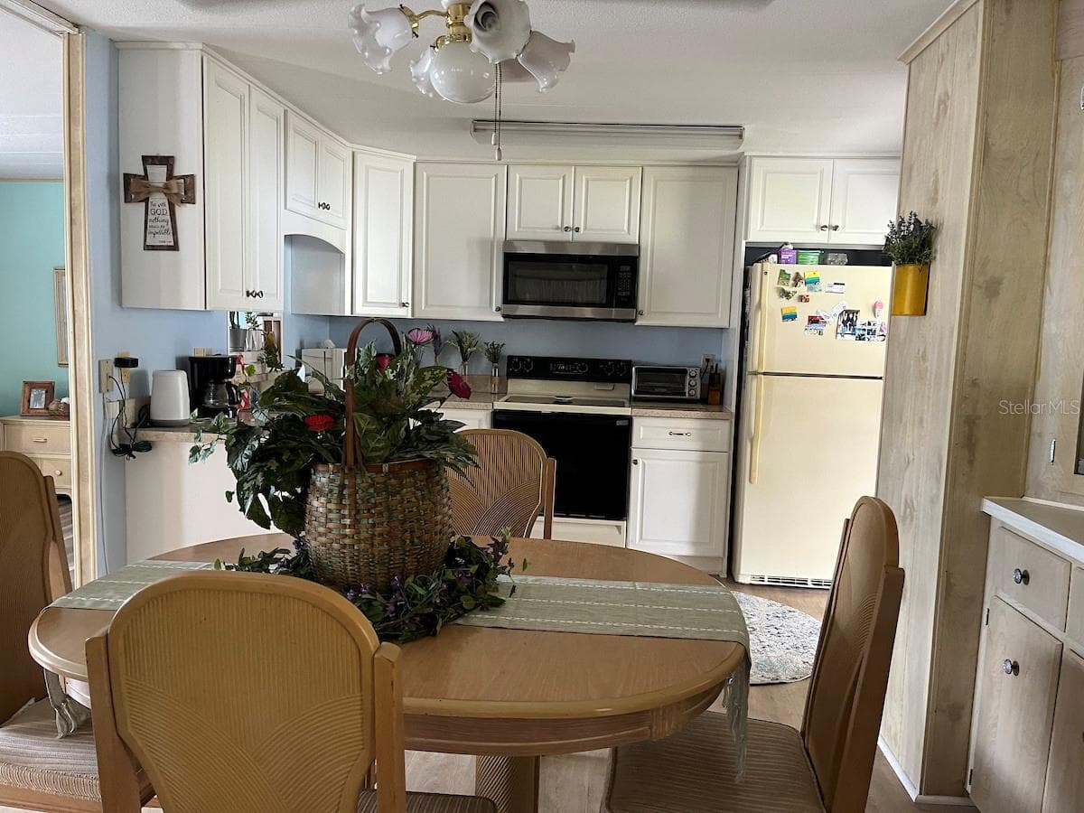 3153 ORCHARD DRIVE — photo 31 of 44