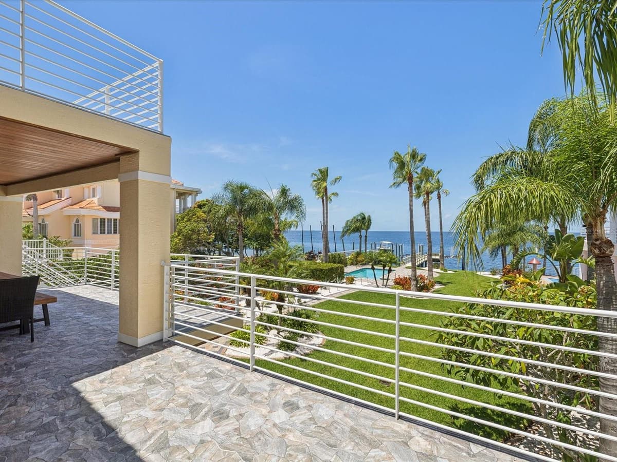 5101 WESTSHORE DRIVE — photo 36 of 88