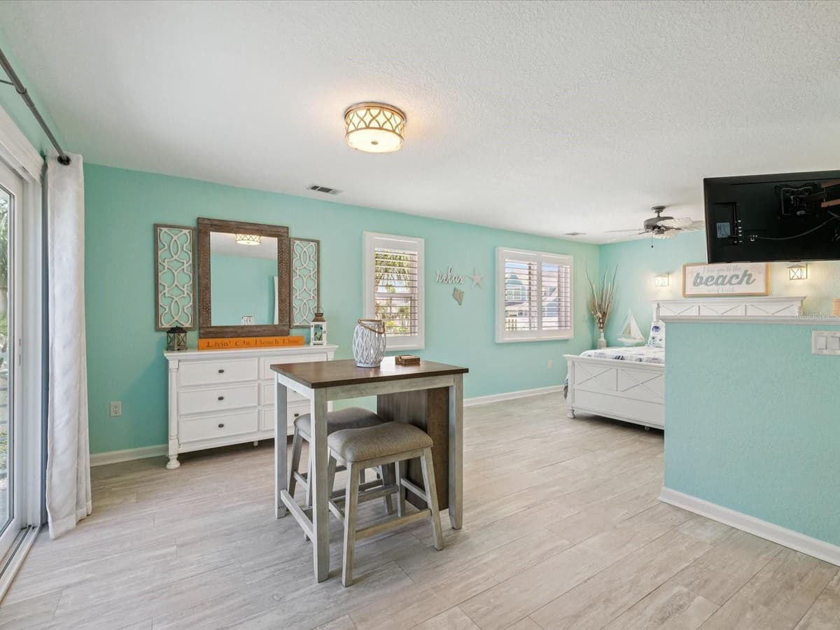 5101 WESTSHORE DRIVE — photo 35 of 88