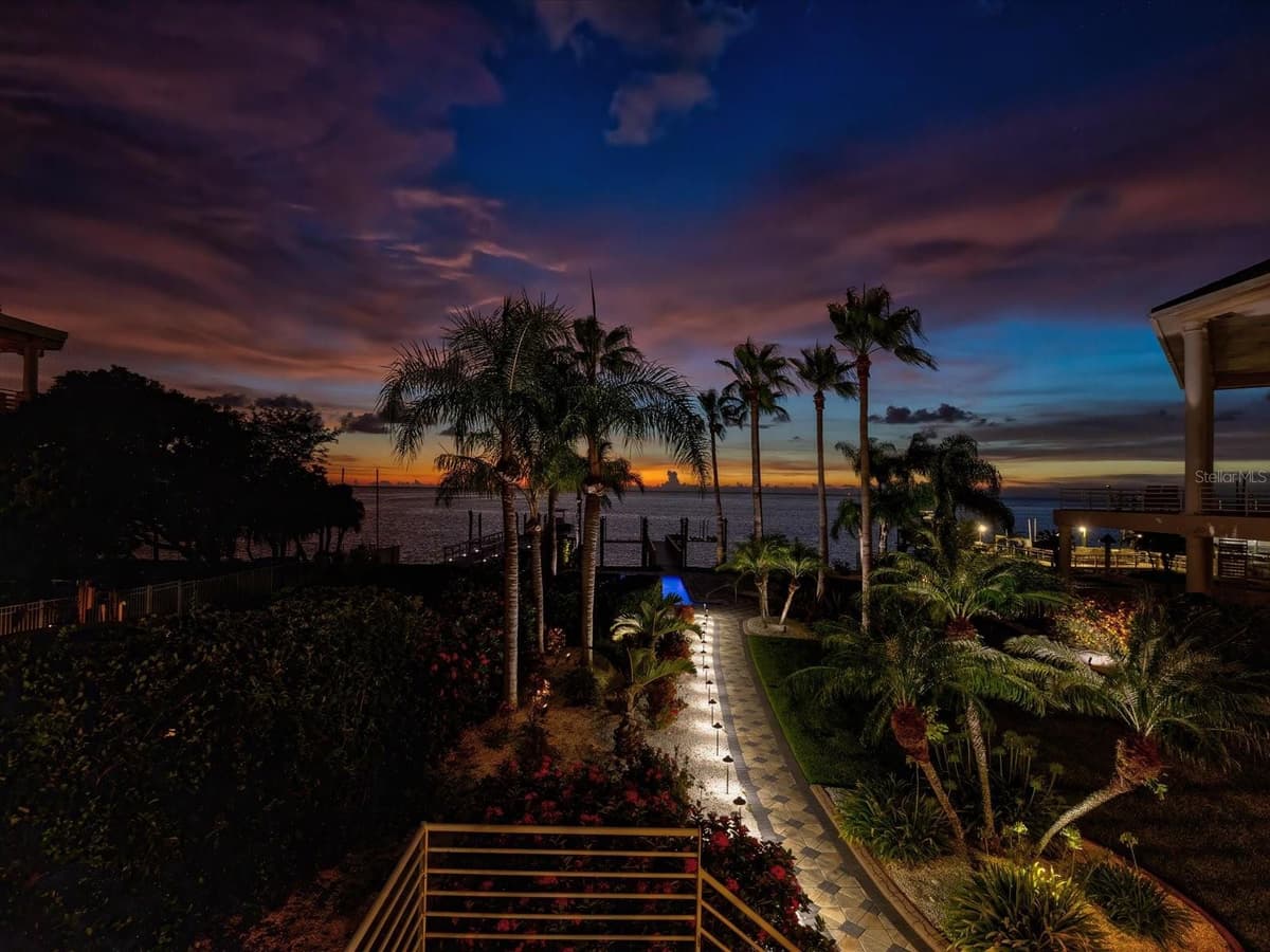 5101 WESTSHORE DRIVE — photo 12 of 88