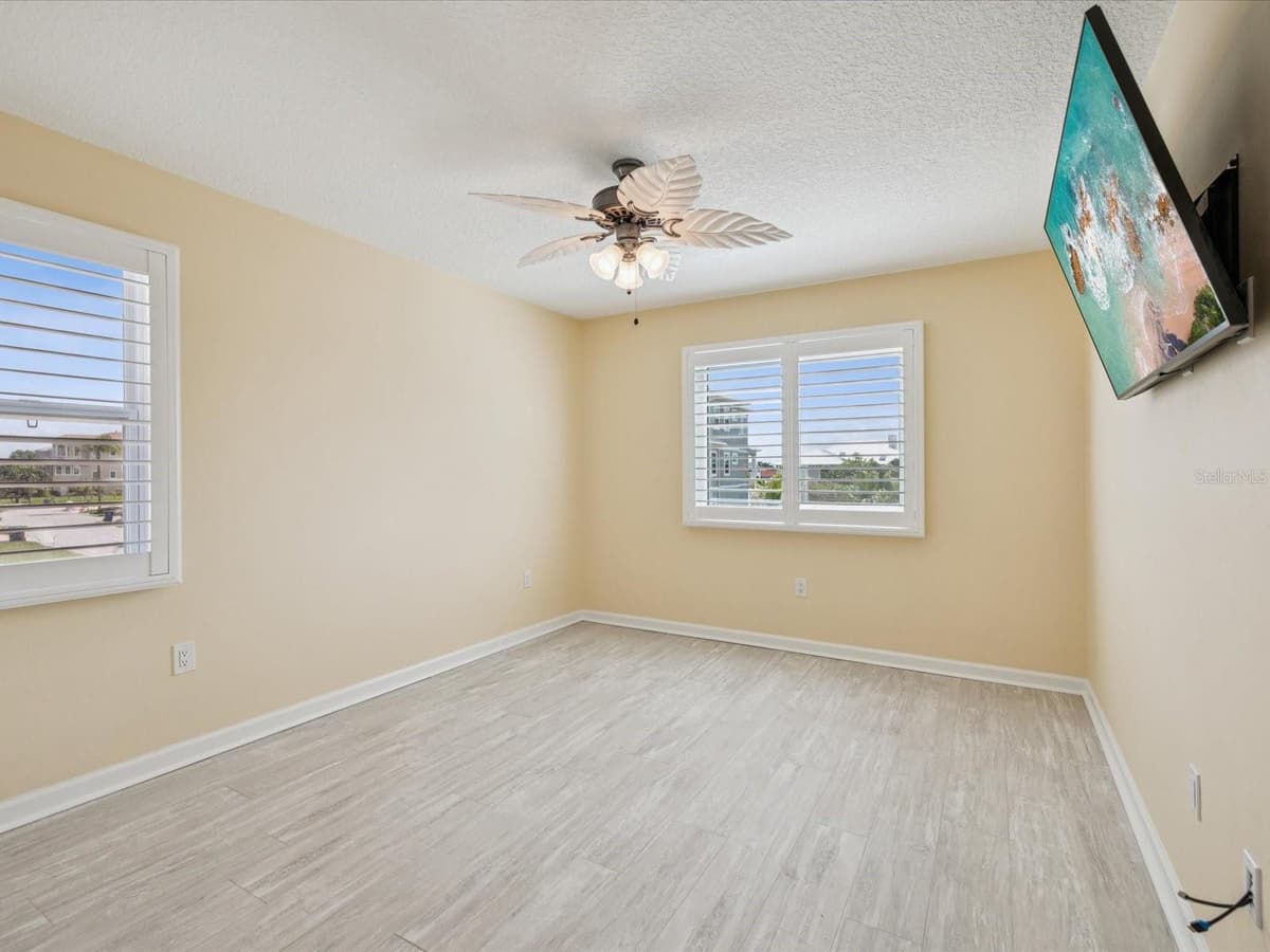 5101 WESTSHORE DRIVE — photo 44 of 88