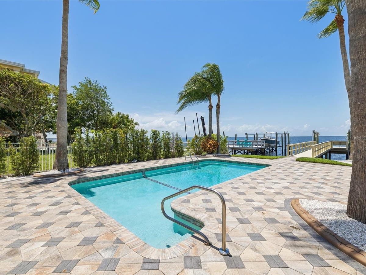 5101 WESTSHORE DRIVE — photo 54 of 88