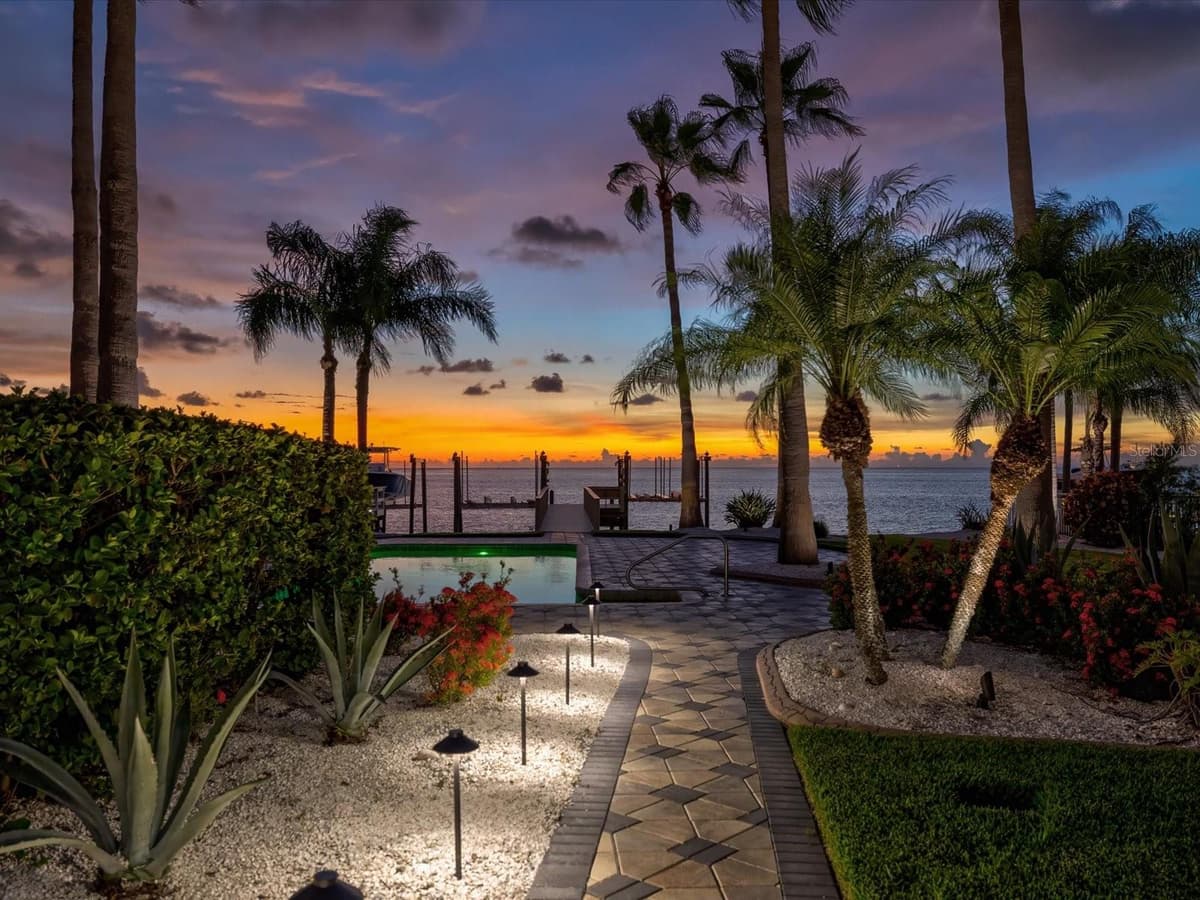 5101 WESTSHORE DRIVE — photo 71 of 88