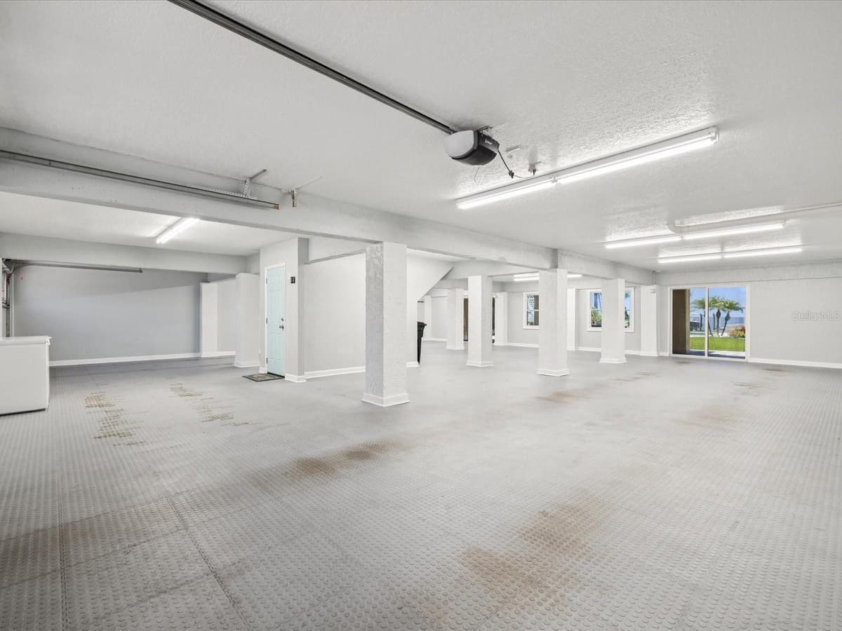 5101 WESTSHORE DRIVE — photo 46 of 88