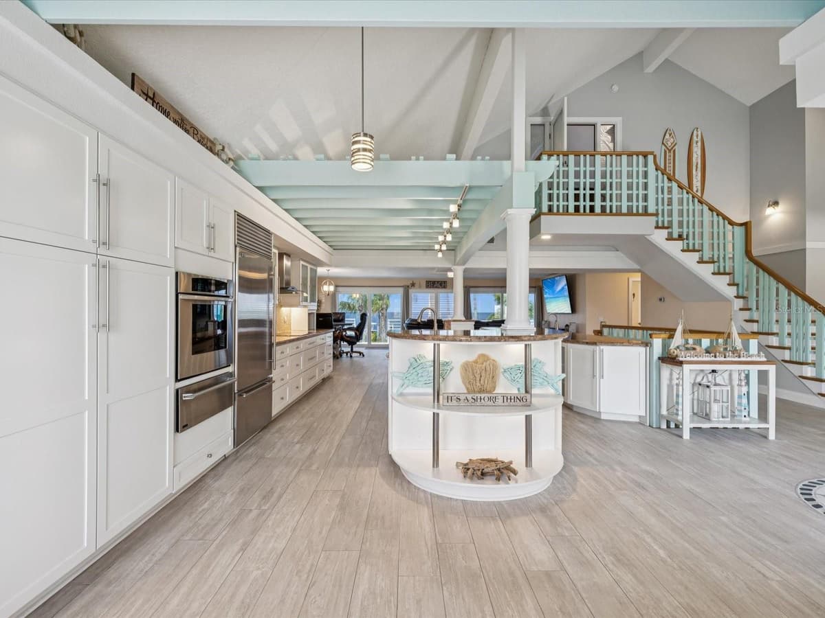 5101 WESTSHORE DRIVE — photo 17 of 88