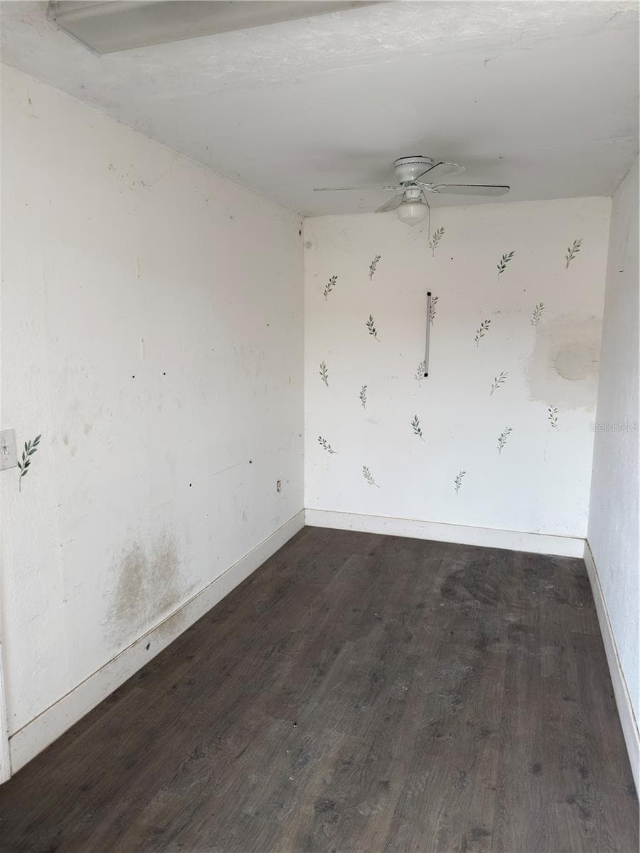 18210 PAULSON DRIVE — photo 2 of 4