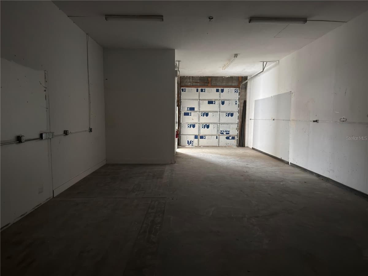 18210 PAULSON DRIVE — photo 3 of 4