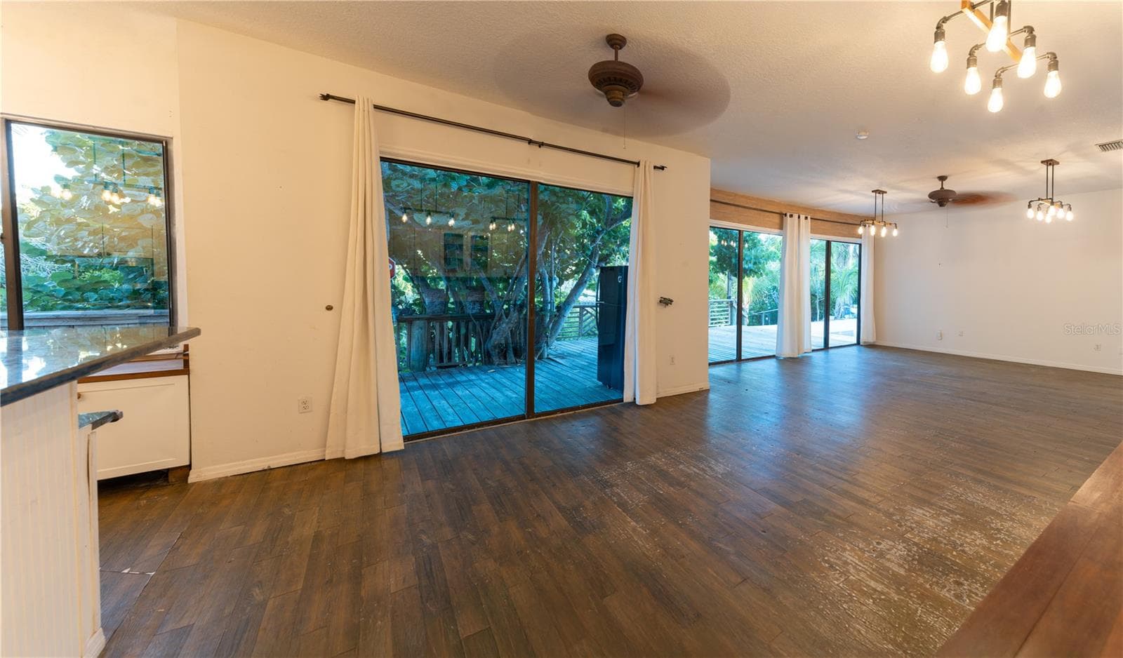300 GARDEN LANE — photo 15 of 26
