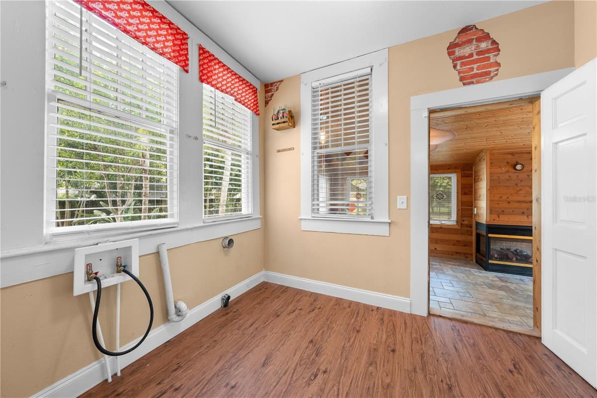 212 CLYDE AVENUE — photo 45 of 97