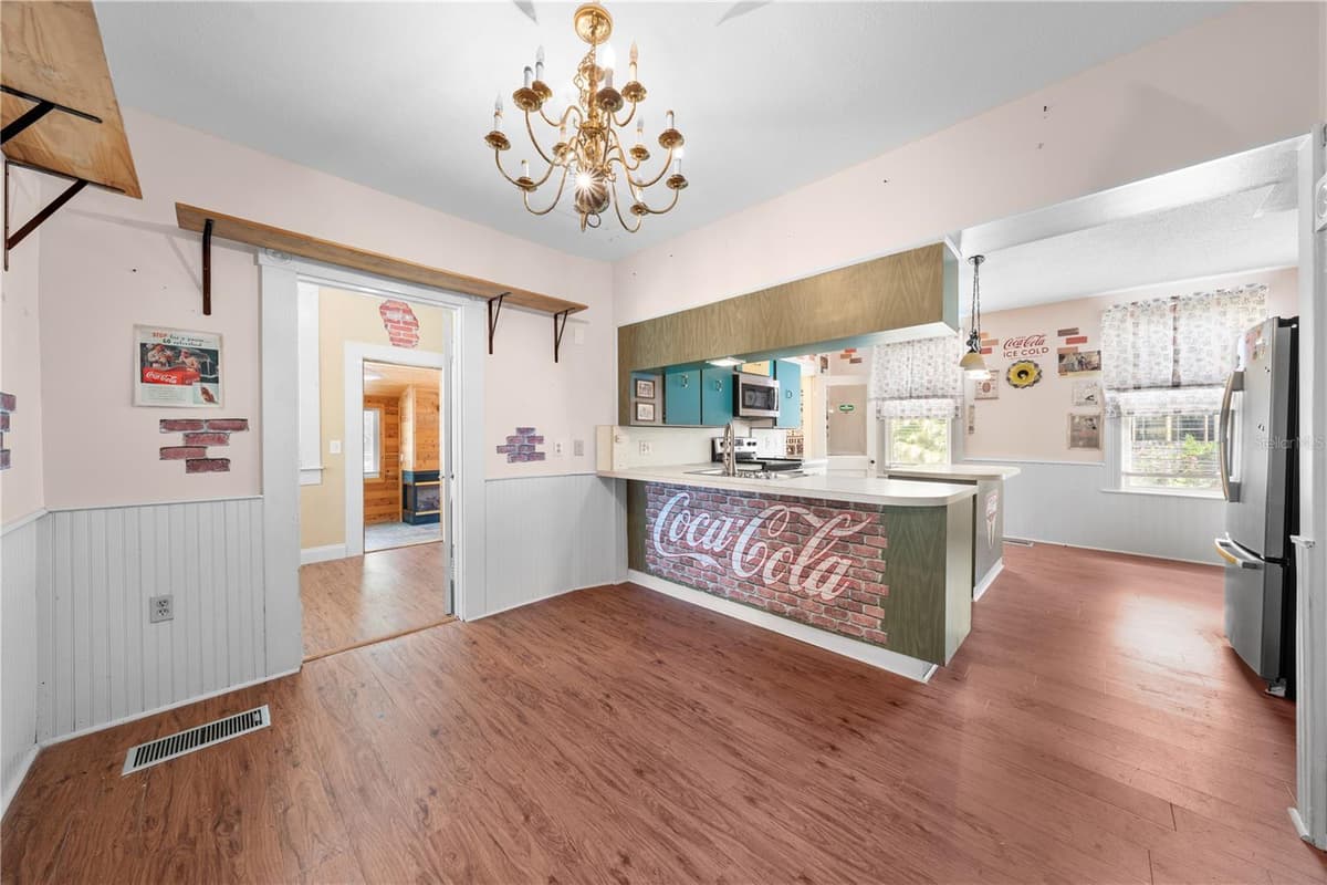 212 CLYDE AVENUE — photo 43 of 97