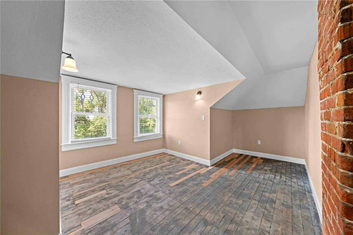 212 CLYDE AVENUE — photo 96 of 97
