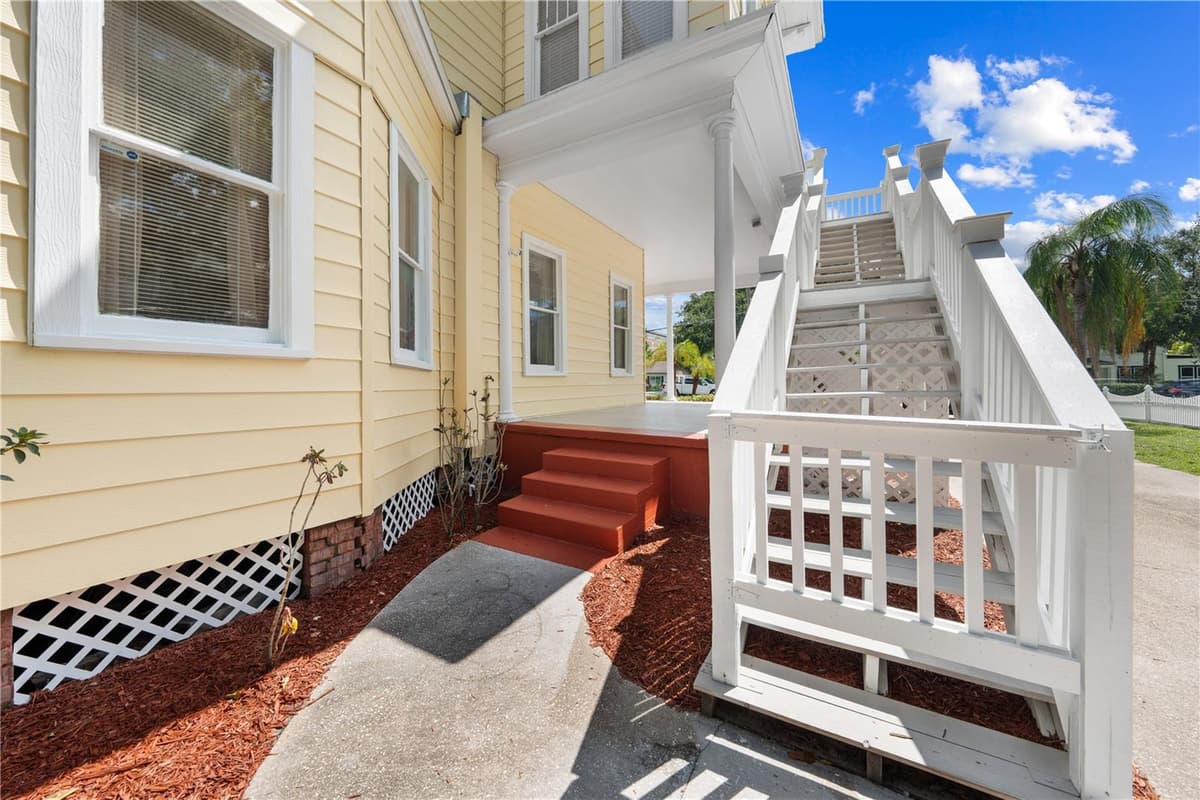 212 CLYDE AVENUE — photo 74 of 97